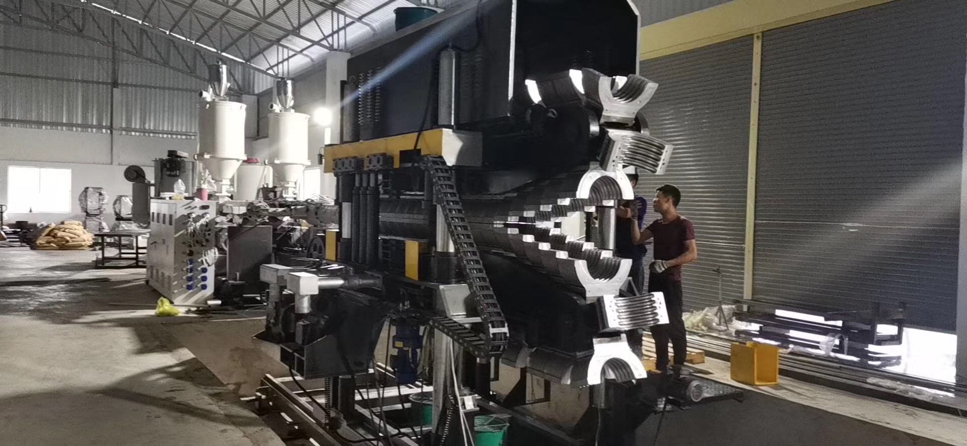 מכונת הכנת צינור גלי קיר כפול PVC סין 40000 דולר - 90000 דולר